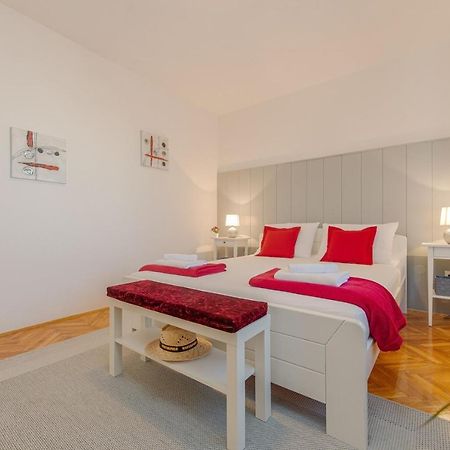 Apartment Bo&Dy With Private Pool Rogoznica Kültér fotó