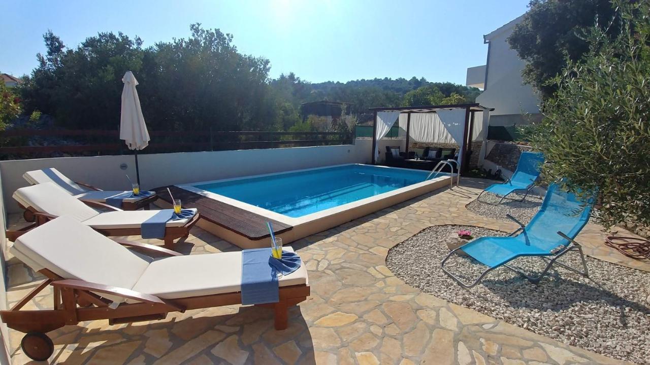 Apartment Bo&Dy With Private Pool Rogoznica Kültér fotó