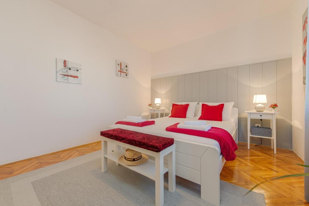 Apartment Bo&Dy With Private Pool Rogoznica Kültér fotó