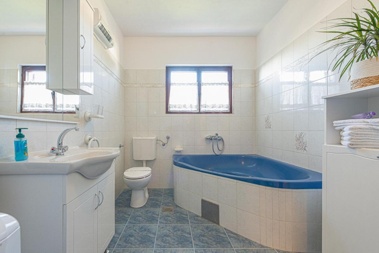 Apartment Bo&Dy With Private Pool Rogoznica Kültér fotó